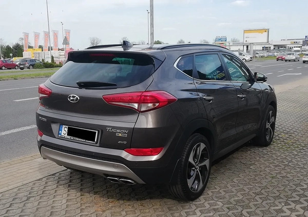 Hyundai Tucson cena 75000 przebieg: 175000, rok produkcji 2015 z Nowy Dwór Gdański małe 352